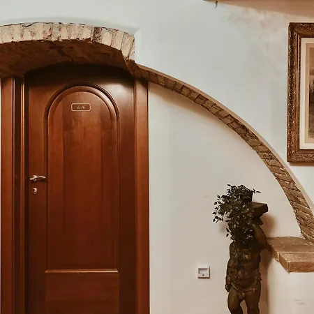 Gasthof Residenza Tritone Luxury Trevi Fountain *