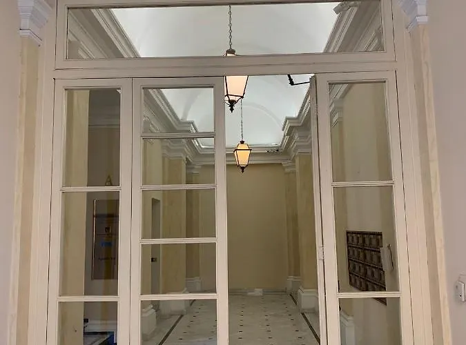 Residenza Tritone - Trevi Fountain 4* Rom