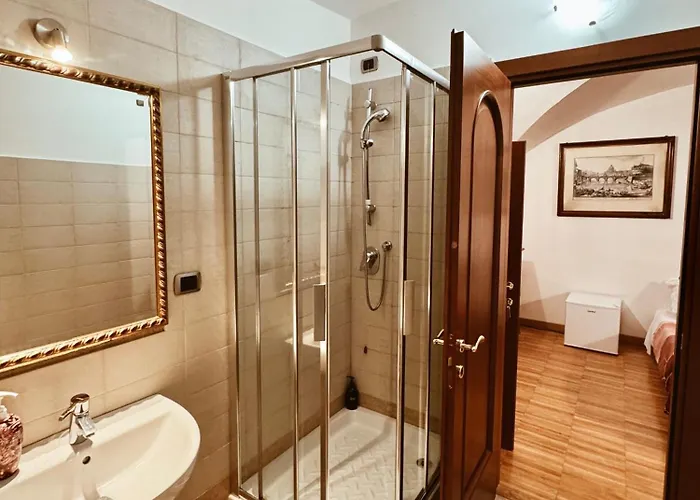 Residenza Tritone - Trevi Fountain 4* Rom