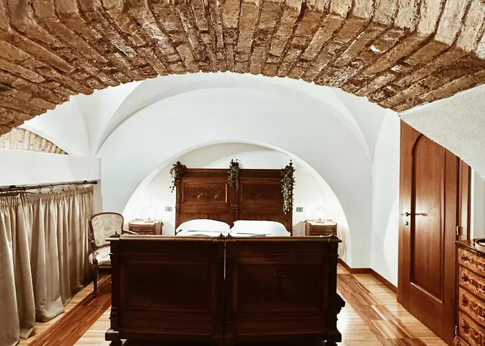 Residenza Tritone - Trevi Fountain 4*