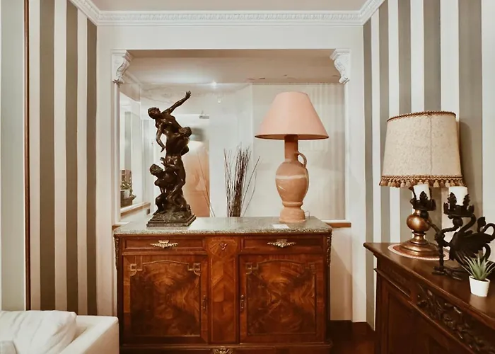 Residenza Tritone - Trevi Fountain Rom