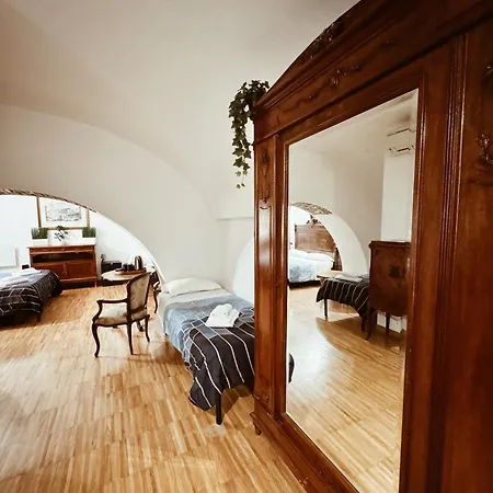 Residenza Tritone Luxury Trevi Fountain Guest house *